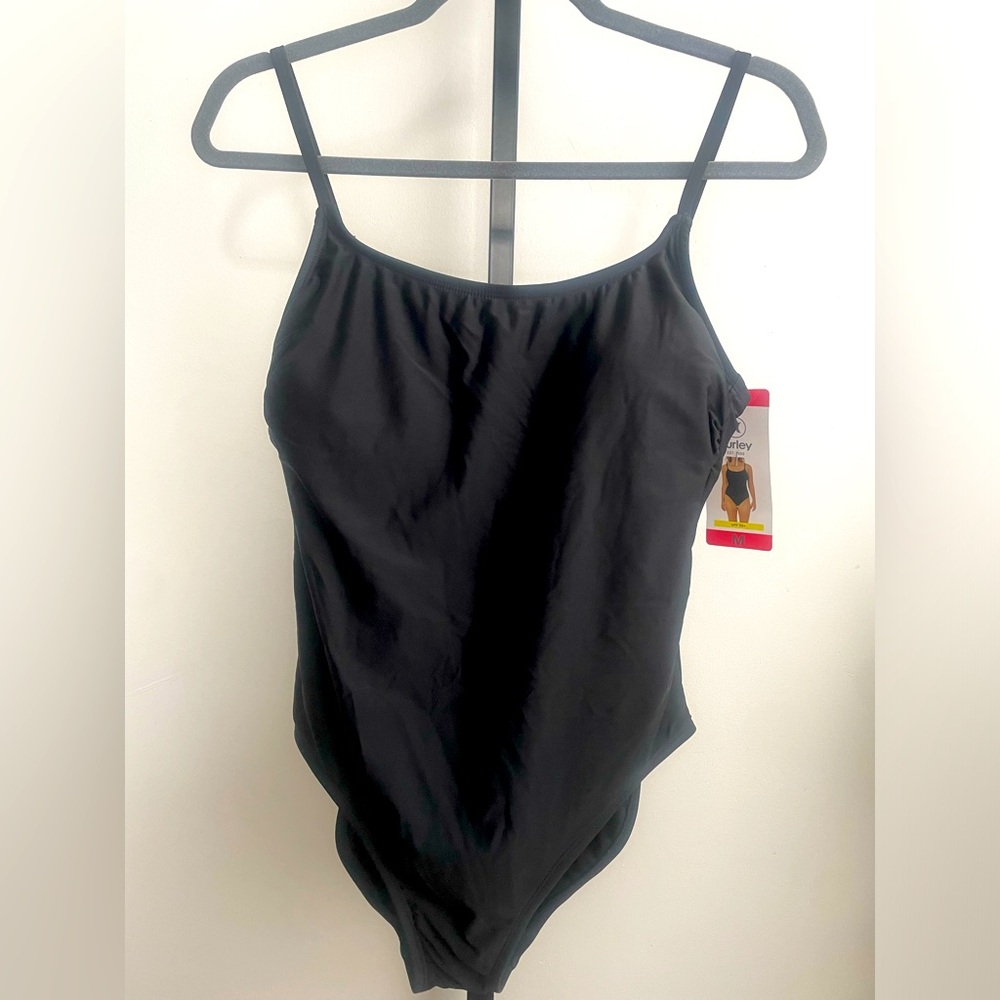 NWT Hurley one piece swimsuit🖤🔥☀️